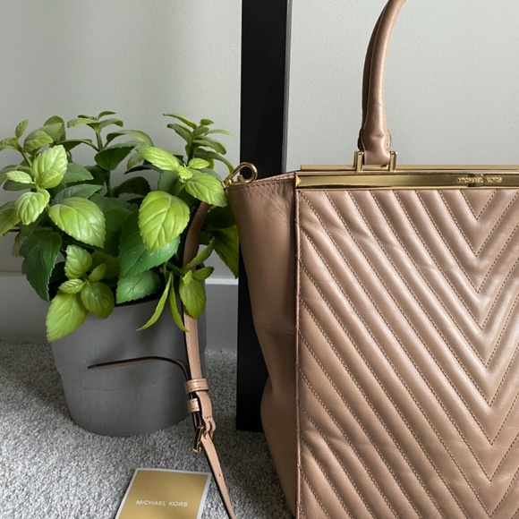 Michael Kors Susannah Chevron Quilted Tote - Picture 6 of 6